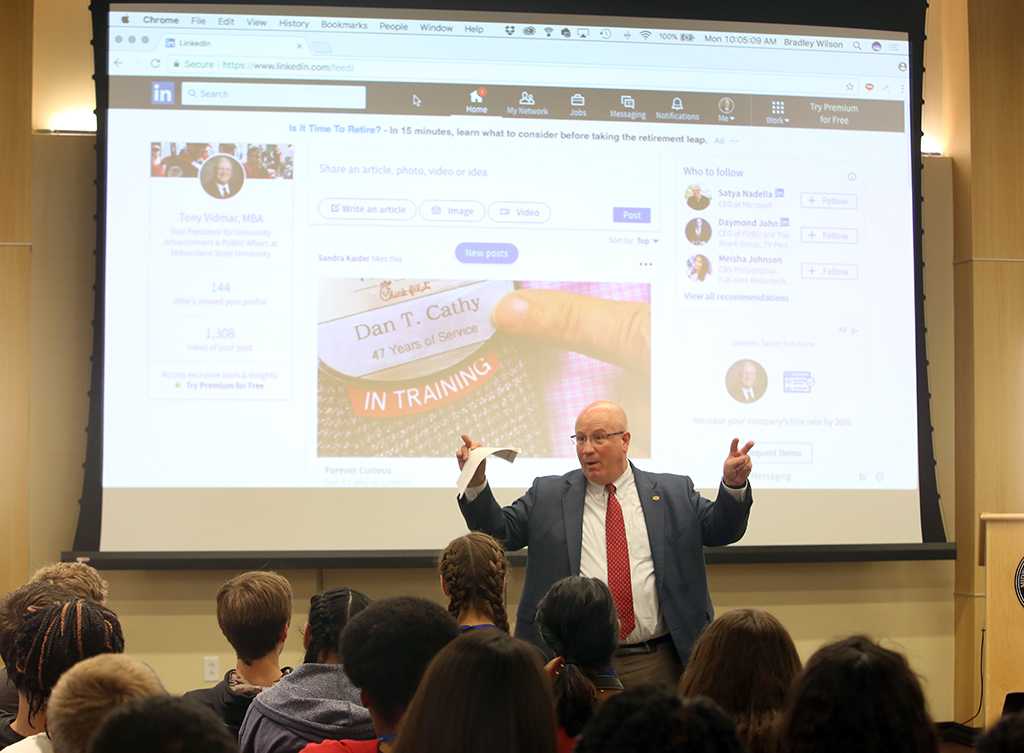 Tony Vidmar discusses LinkedIn at Midwestern State University Social Media Day, Sept. 25, 2017. Photo by Bradley Wilson