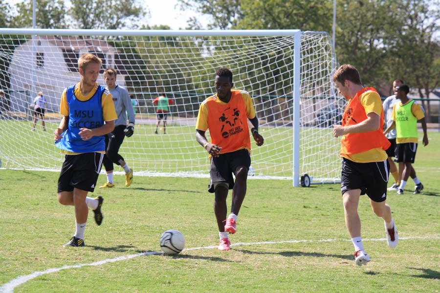  Chase Robertson, VcMor Eligwe and Sam Broadbent (left to right) working on techniques at a practice session. (Photo by Damian Atamenwan)