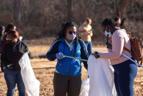 Students help gather trash at Martin Luther King Jr. Day of Service.