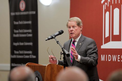 Texas Tech System Board of Regents Vice Chairman Mark Griffin thanks many who assisted in the search for MSU's new president at the announcement, Mar. 7.