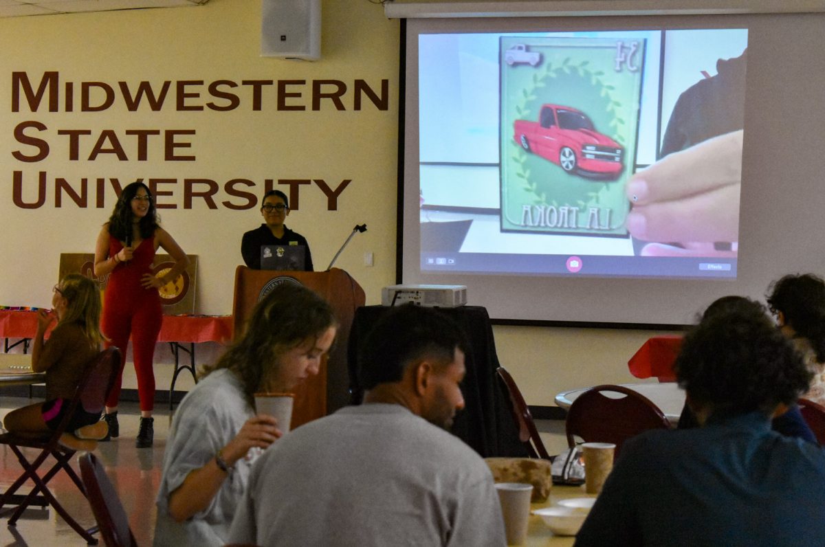 Community members and students came together for an evening of playing lotería, Oct. 12.