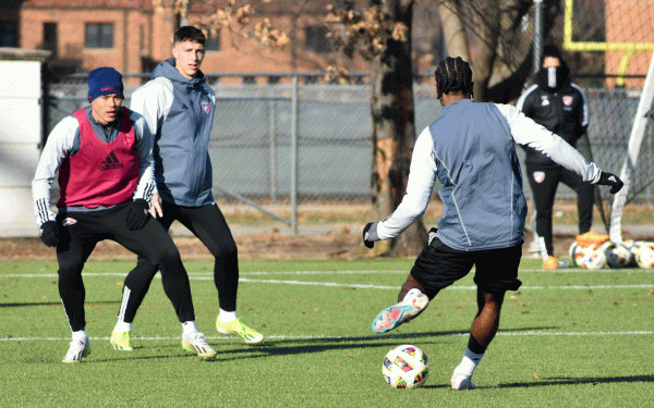 FC Dallas practicando en el campo de entrenamiento de MSU, Enero 19.