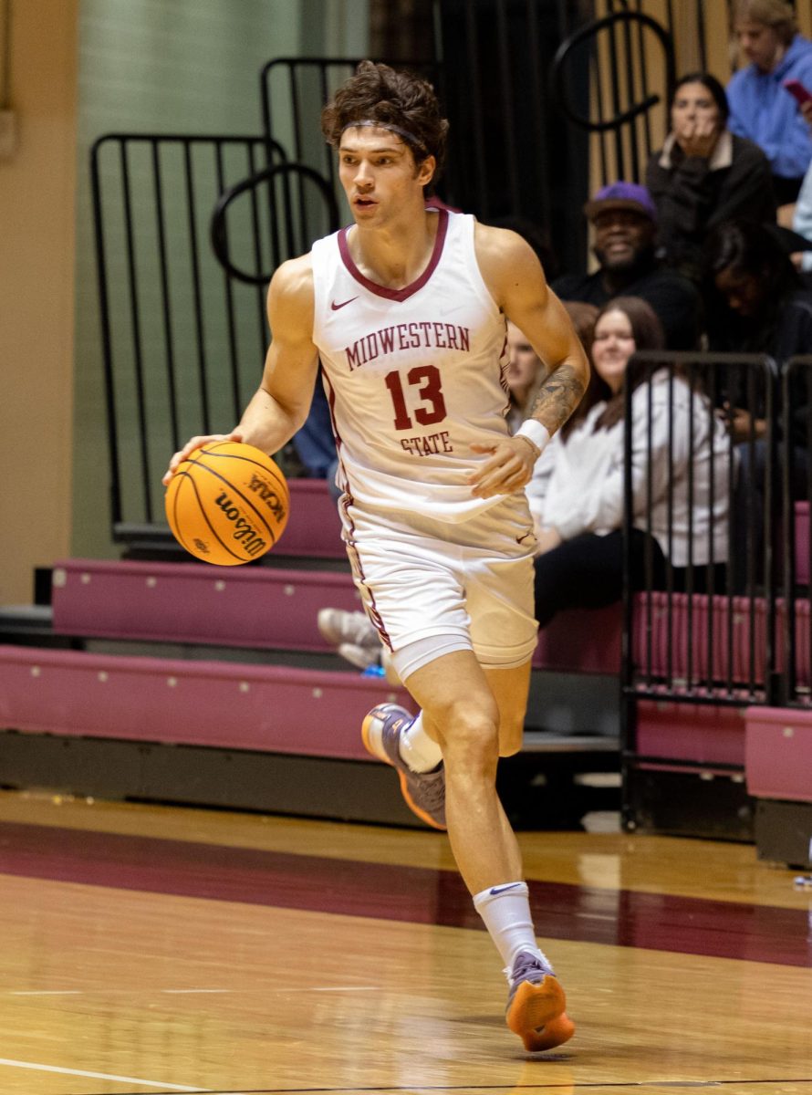 Svetozarevic dribbles up the court to set up the play against the Adams State Grizzlies, Nov. 16.