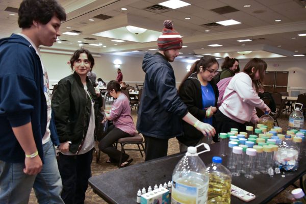 Students build lava lamps during finals frenzy, Dec 5. 